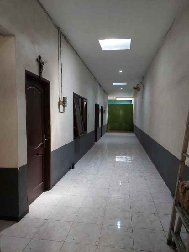 dijual rumah monginsidi