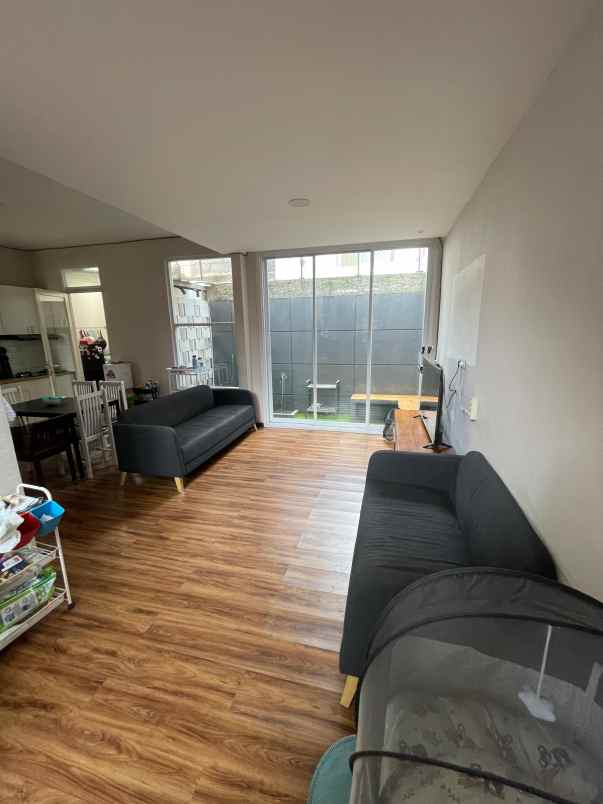 dijual rumah newland matoa kav 36 jakarta selatan