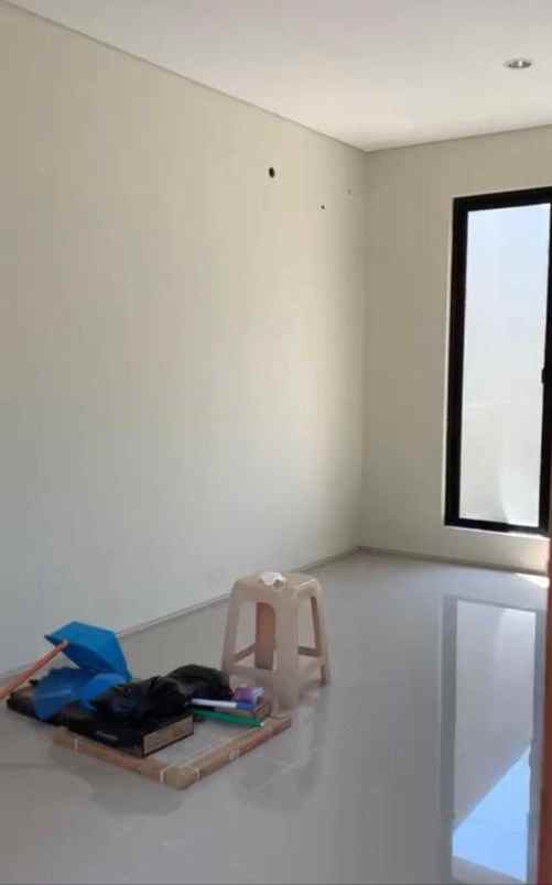 dijual rumah north west park