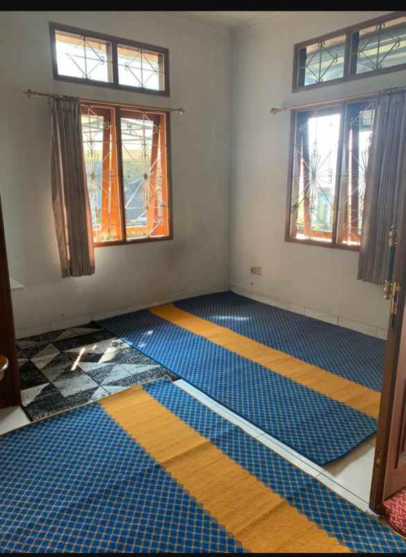 dijual rumah padasuka