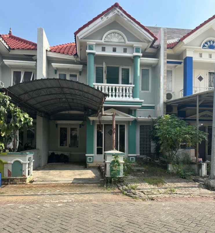 dijual rumah pakuwon city