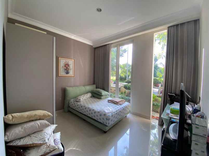 dijual rumah pakuwon city surabaya