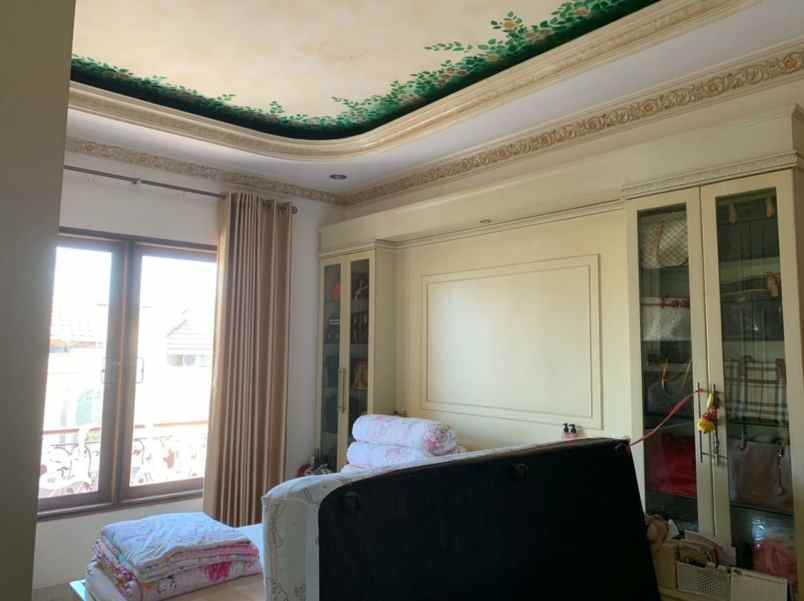 dijual rumah pakuwon city taman mutiara