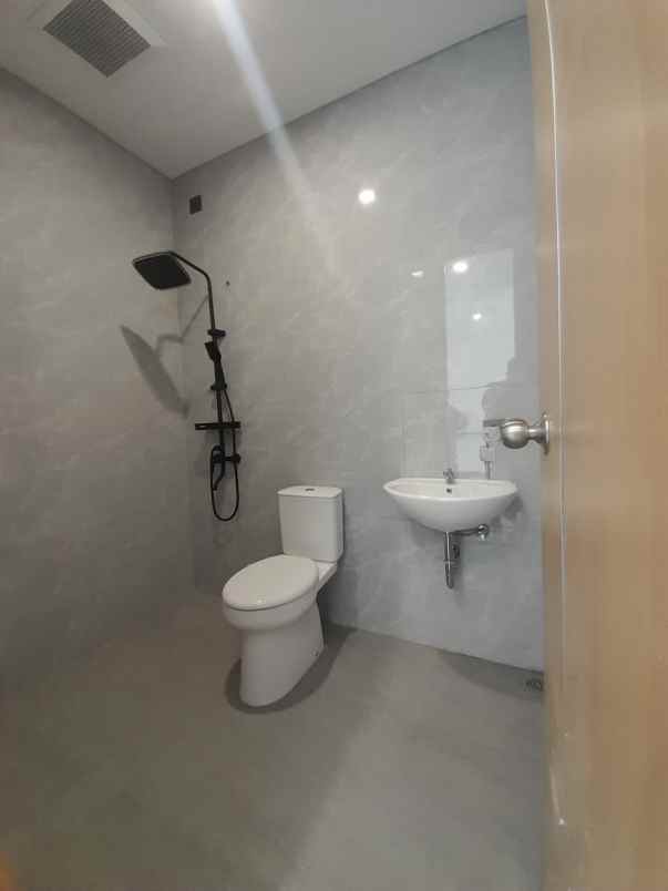dijual rumah pancoran mas