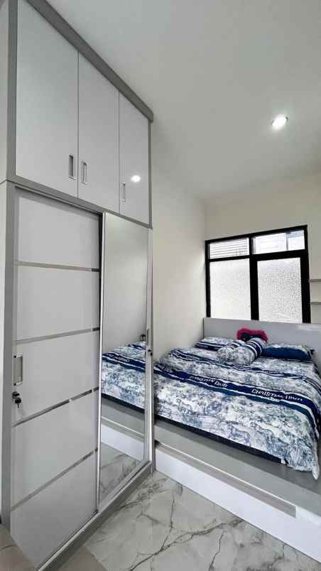 dijual rumah permana