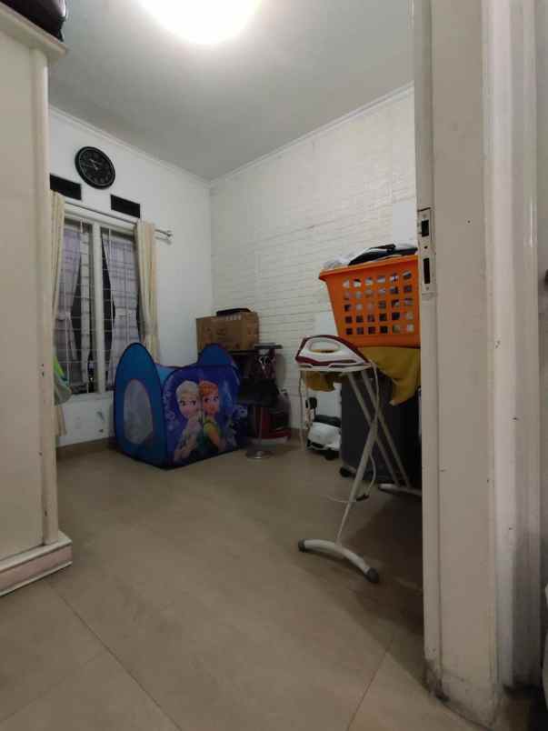 dijual rumah permata buah batu