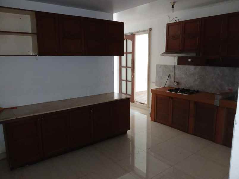 dijual rumah permata hijau