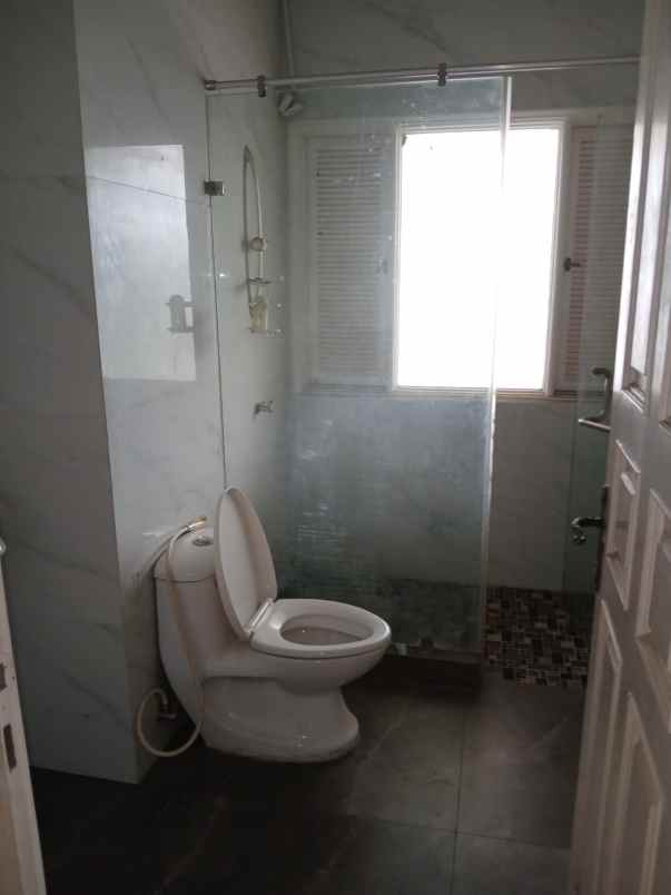 dijual rumah permata hijau