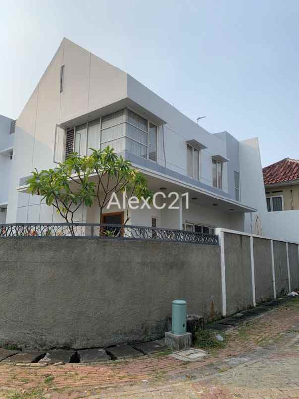 dijual rumah perum taman surya kalideres