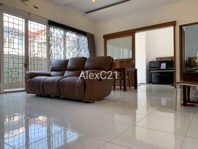 dijual rumah perum taman surya kalideres