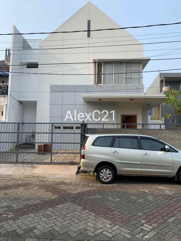 dijual rumah perum taman surya kalideres