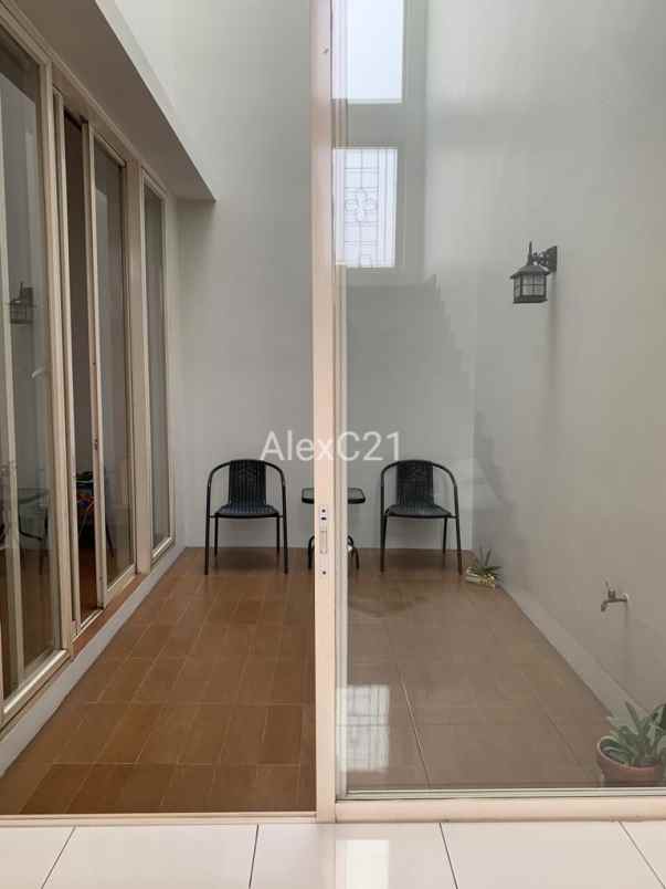 dijual rumah perum taman surya kalideres