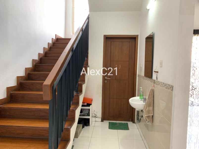 dijual rumah perum taman surya kalideres