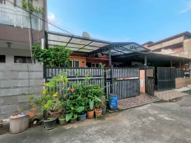 dijual rumah perumahan duta bintaro