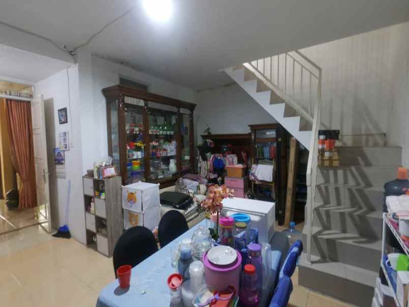 dijual rumah perumahan duta bintaro