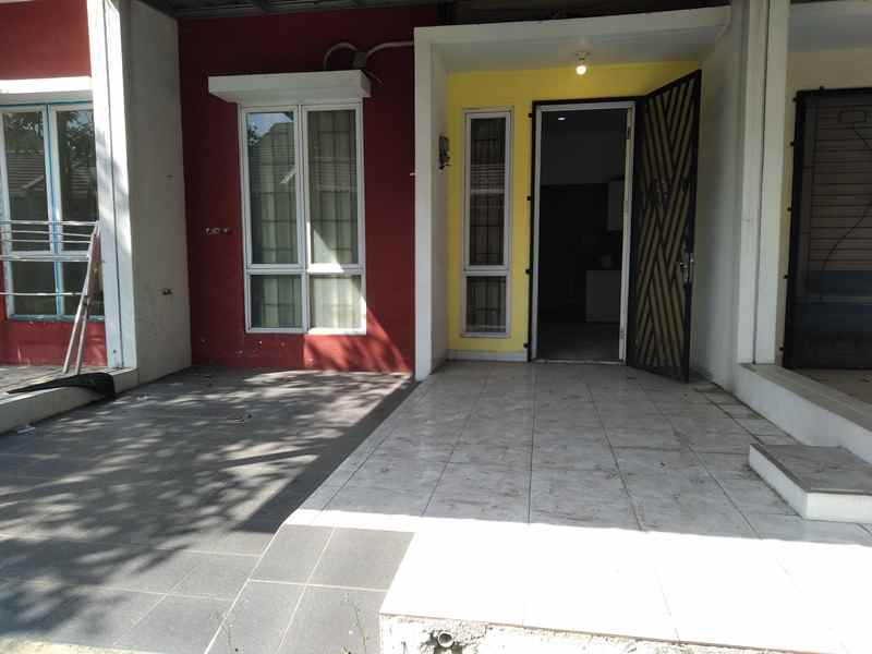 dijual rumah perumahan grand batavia