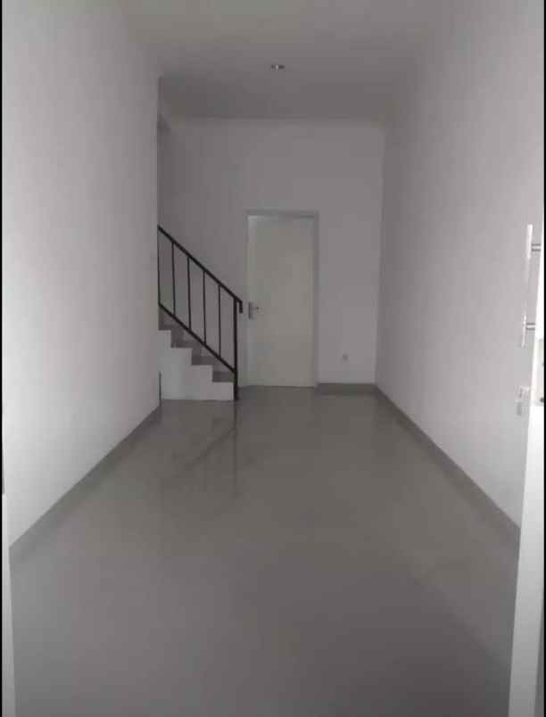dijual rumah pondok aren
