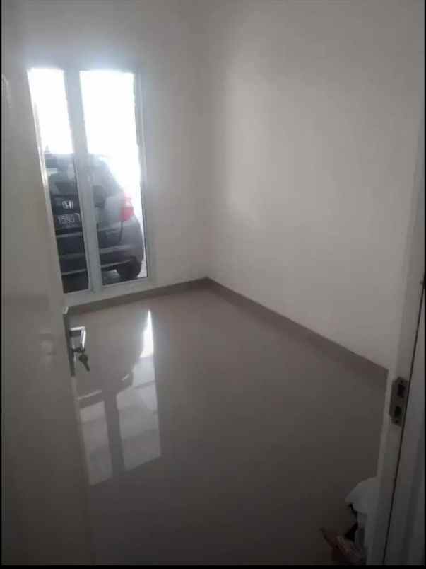 dijual rumah pondok aren