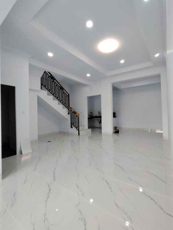 dijual rumah pondok kelapa jaktim