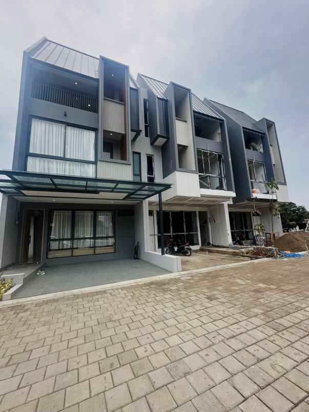 dijual rumah pondok labu jaksel