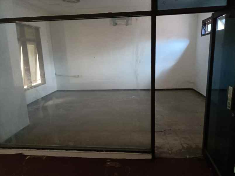 dijual rumah pucang anom