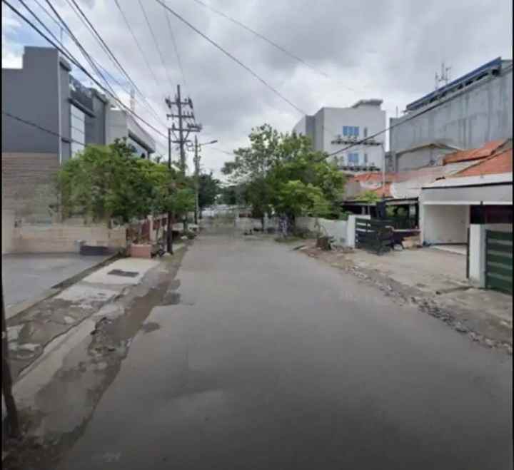 dijual rumah pucang anom