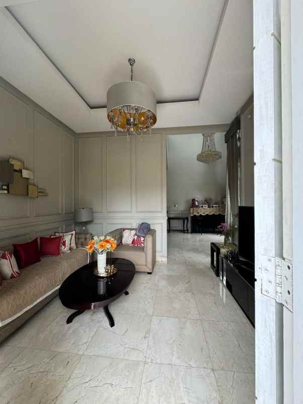 dijual rumah pulomas