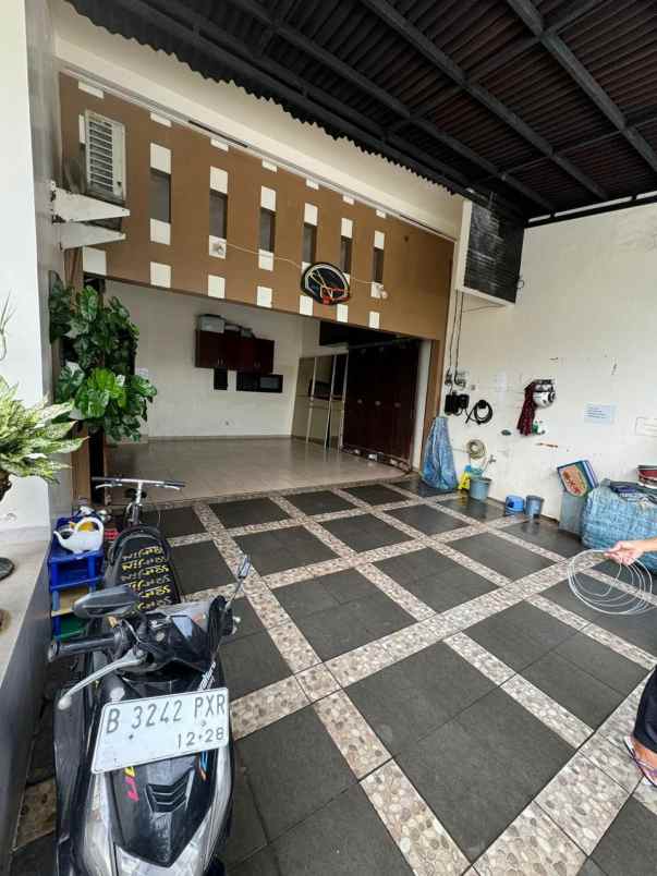 dijual rumah pulomas