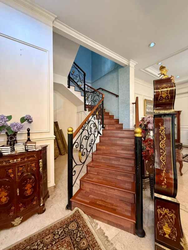 dijual rumah radio dalam