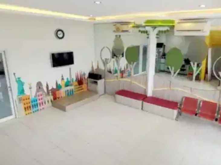 dijual rumah raya babatan pratama