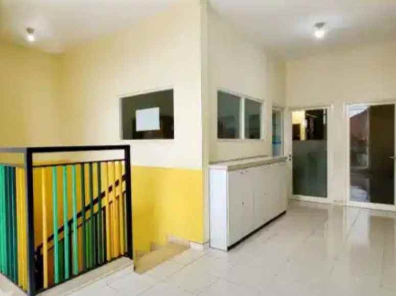 dijual rumah raya babatan pratama