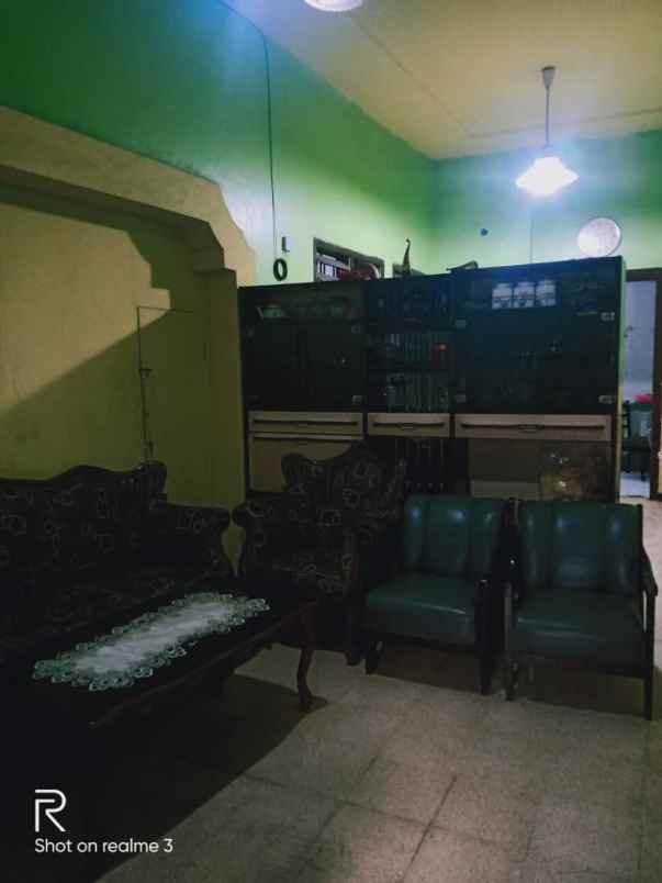 dijual rumah raya pegirian