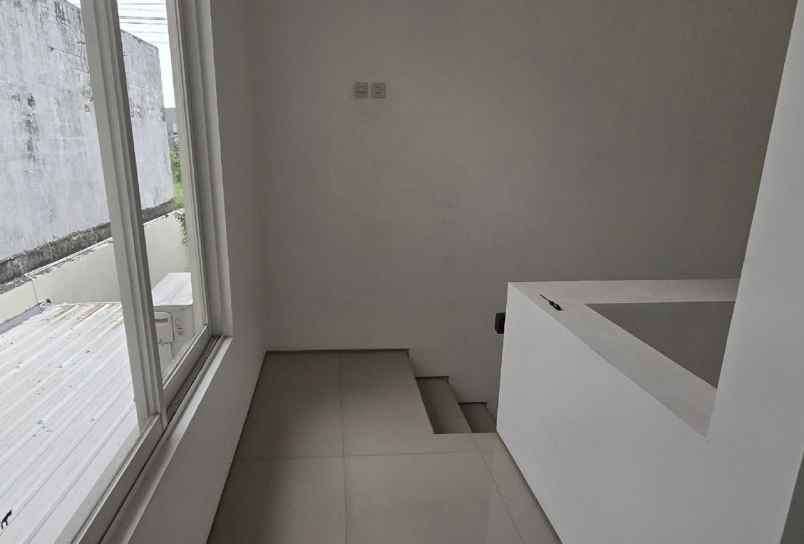 dijual rumah royal residence cluster