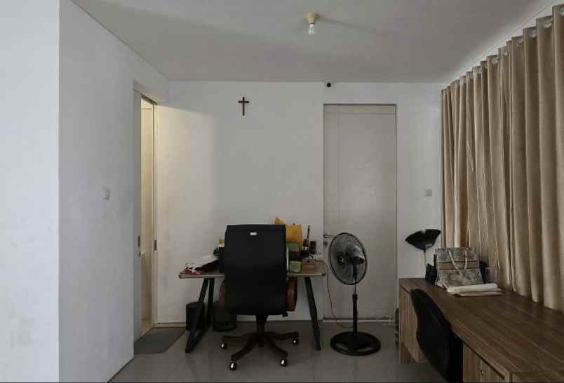 dijual rumah royal residence cluster