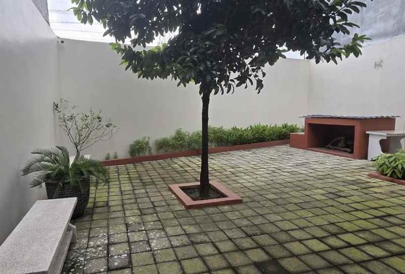 dijual rumah royal residence cluster