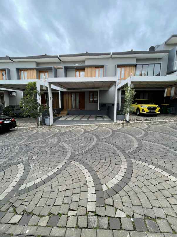 dijual rumah rumah cluster bali garden