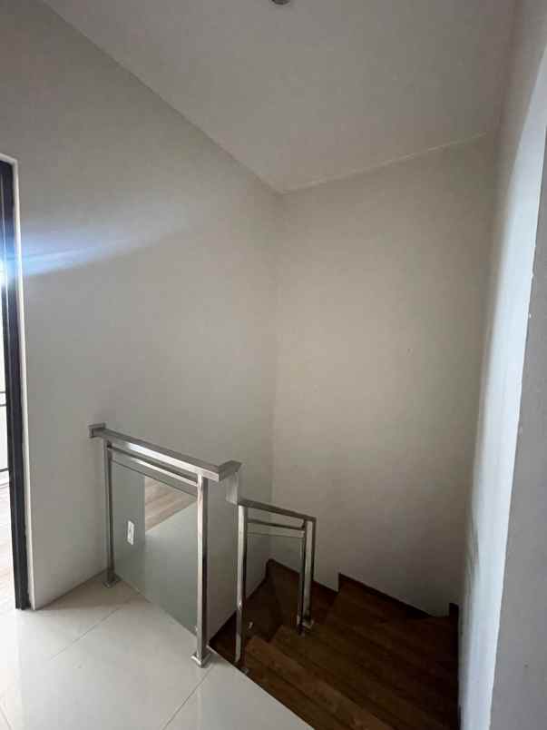 dijual rumah rumah cluster bali garden