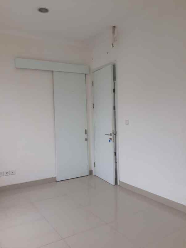 dijual rumah rumah jakarta garden city