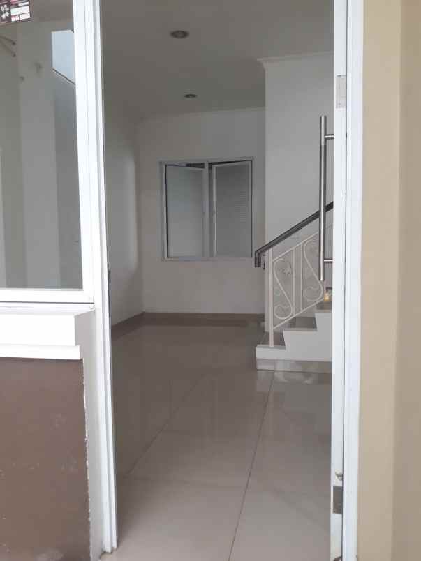 dijual rumah rumah jakarta garden city