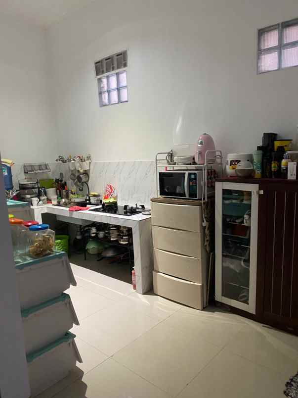 dijual rumah rumah komplek elite puri