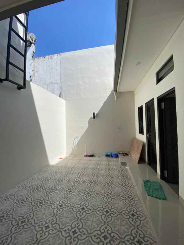 dijual rumah rungkut mapan