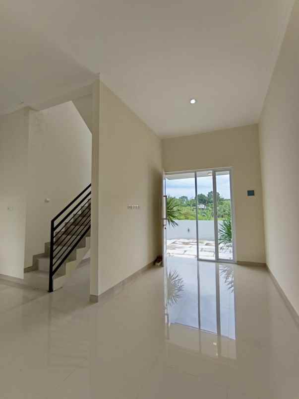 dijual rumah sambego