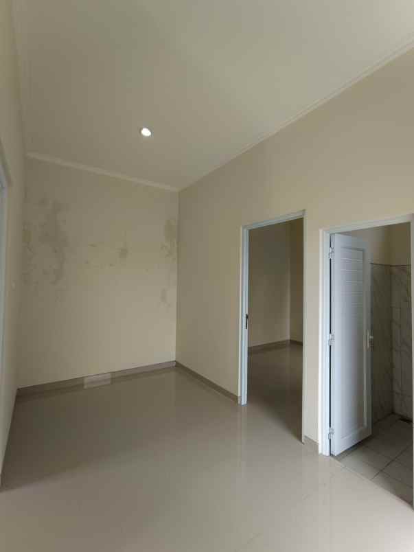 dijual rumah sambego