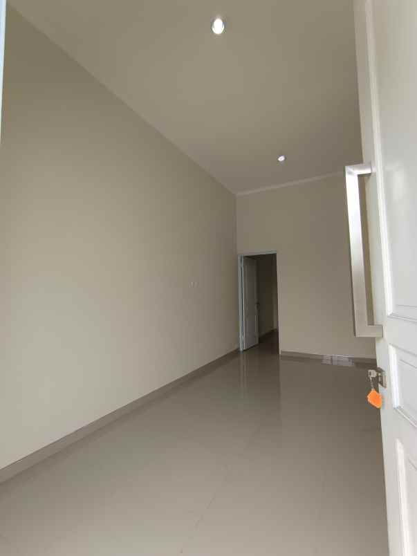 dijual rumah sambego