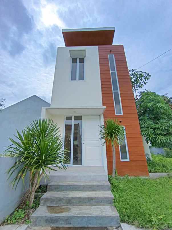 dijual rumah sambego