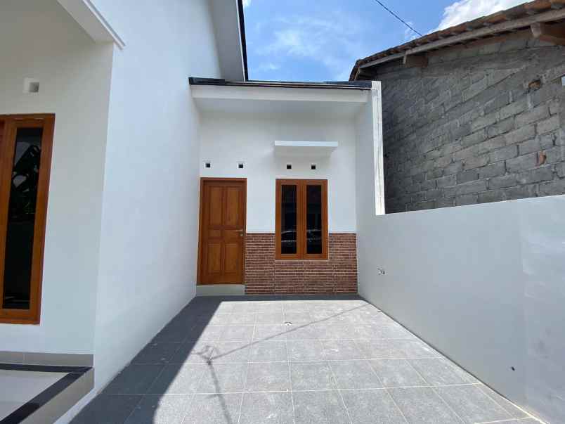 dijual rumah sambiroto purwomartani kalasan