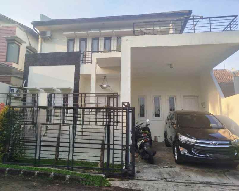 dijual rumah semi furnish citragran