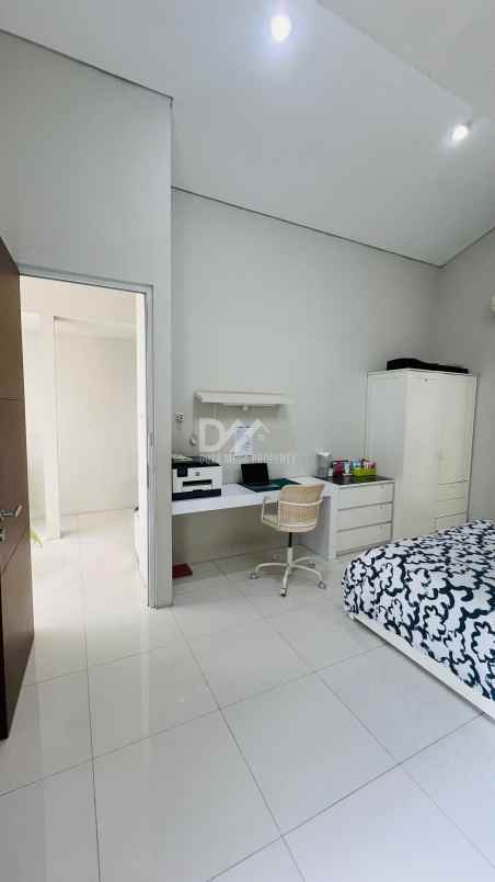 dijual rumah semi furnished di graha raya bintaro