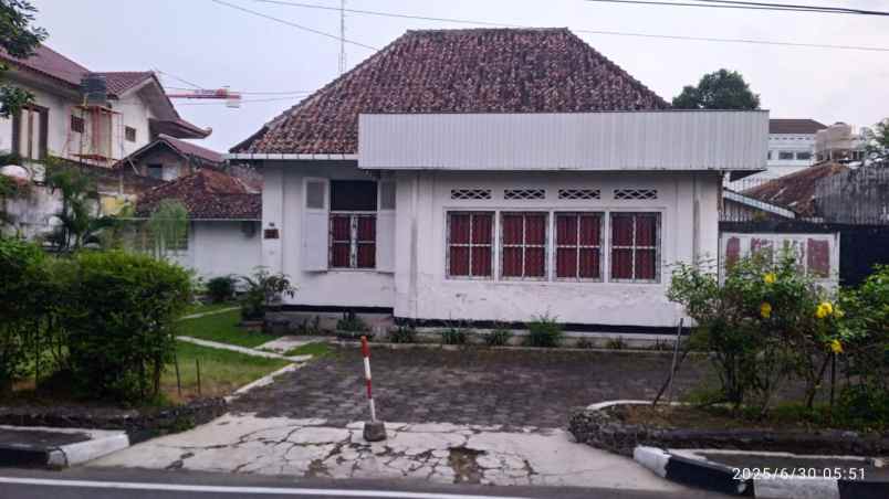 dijual rumah shm klasik di kotabaru yogyakarta
