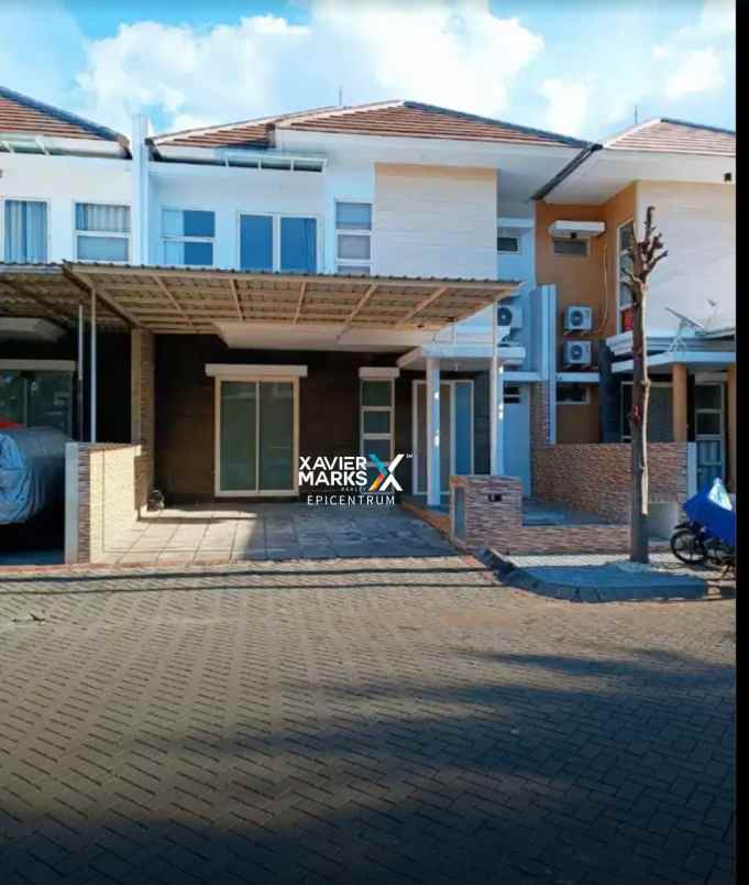 dijual rumah siap huni di babatan pantai greenville